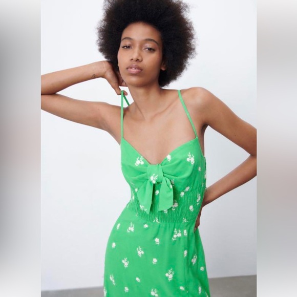 GUC ZARA KELLY GREEN FLORAL EMBROIDERED MIDI DRESS SZ M - Picture 3 of 10